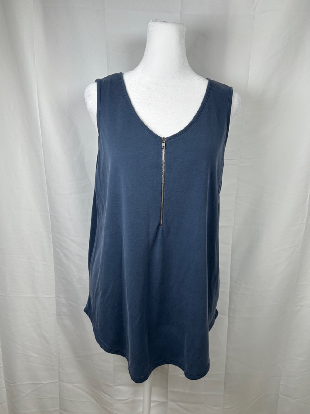 Green Envelope Blue Tank Top Women’s Medium Zipper Relaxed Fit Soft